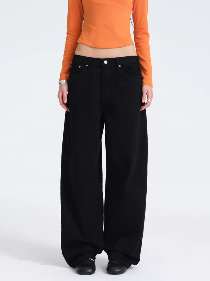 Loose Fit Curved Jeans